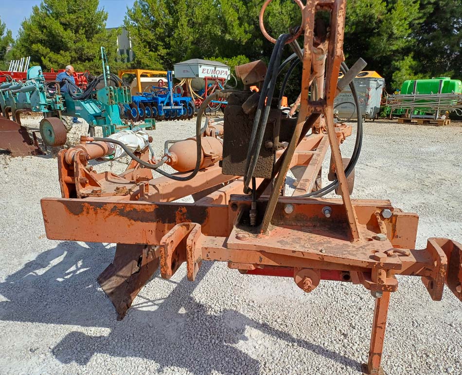 Aratro quadrivomere Raciti - Tomasella Macchine Agricole